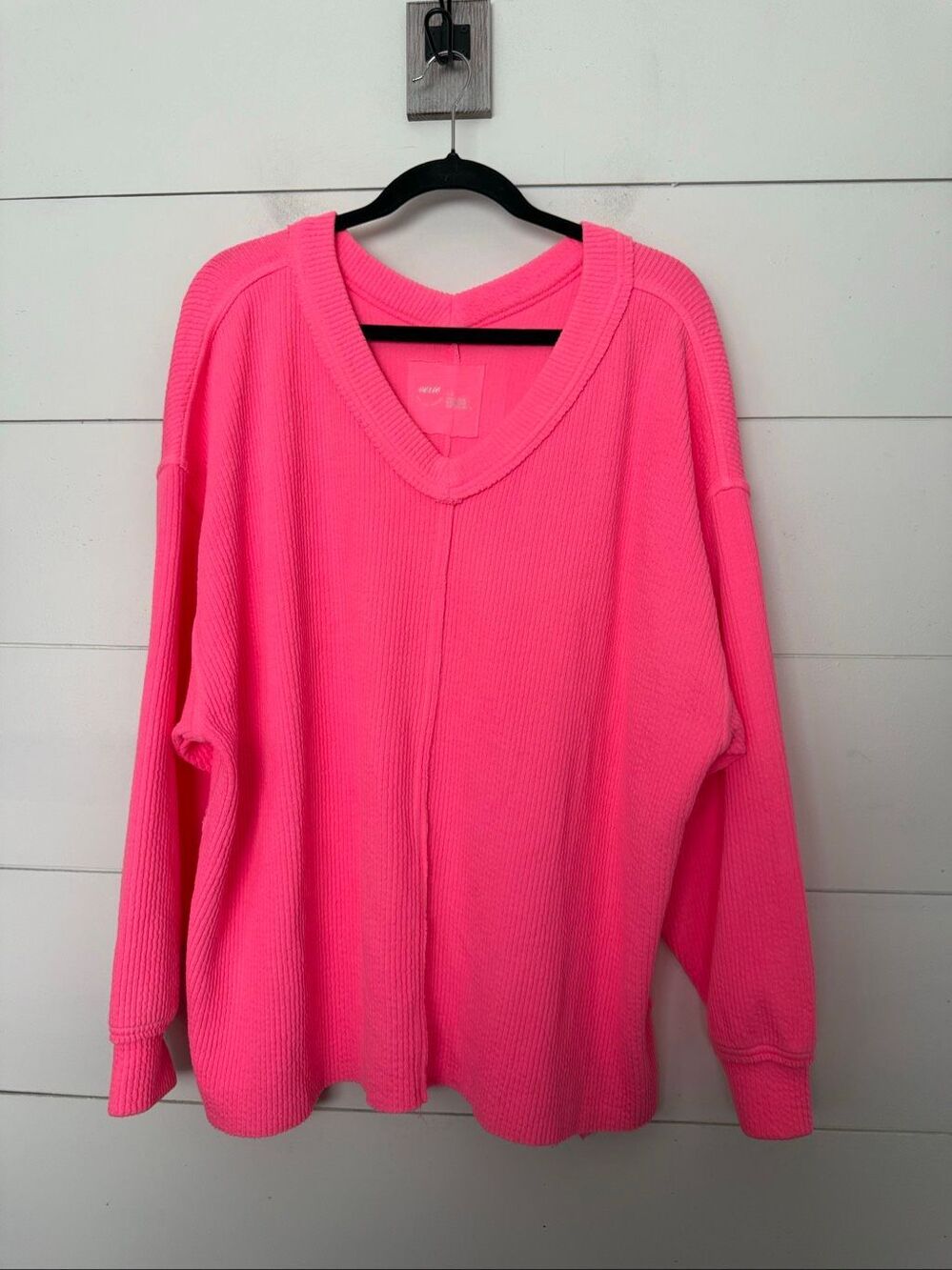 Aerie Women’s Large Hot Pink Vneck Sweater Sweatshirt